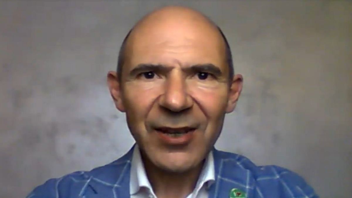 Carica il video: 
